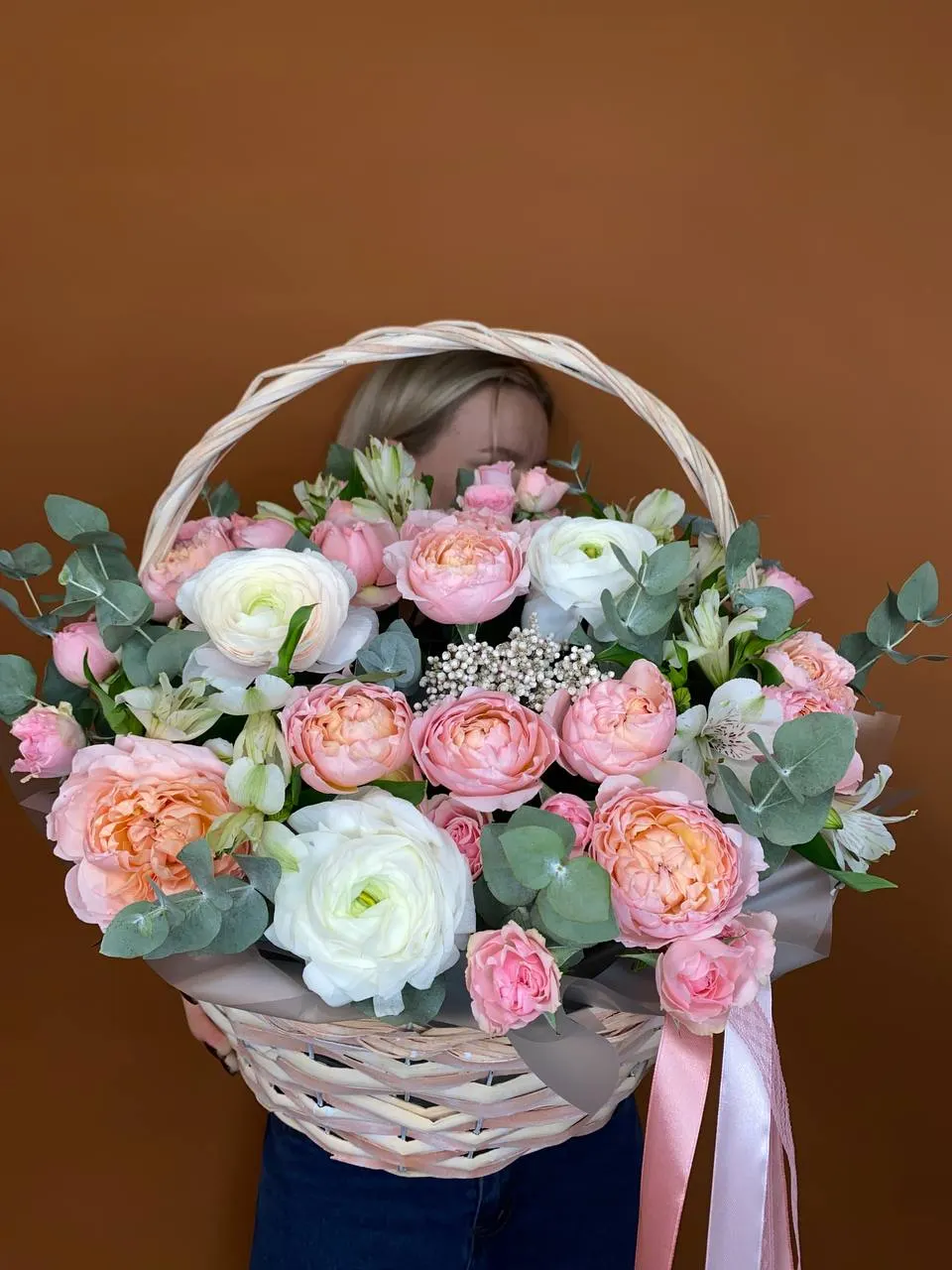 Корзина с цветами "Весна в сердце"