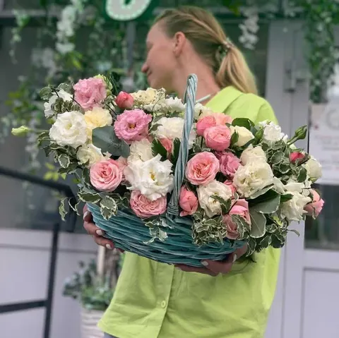 Корзина с цветами №8